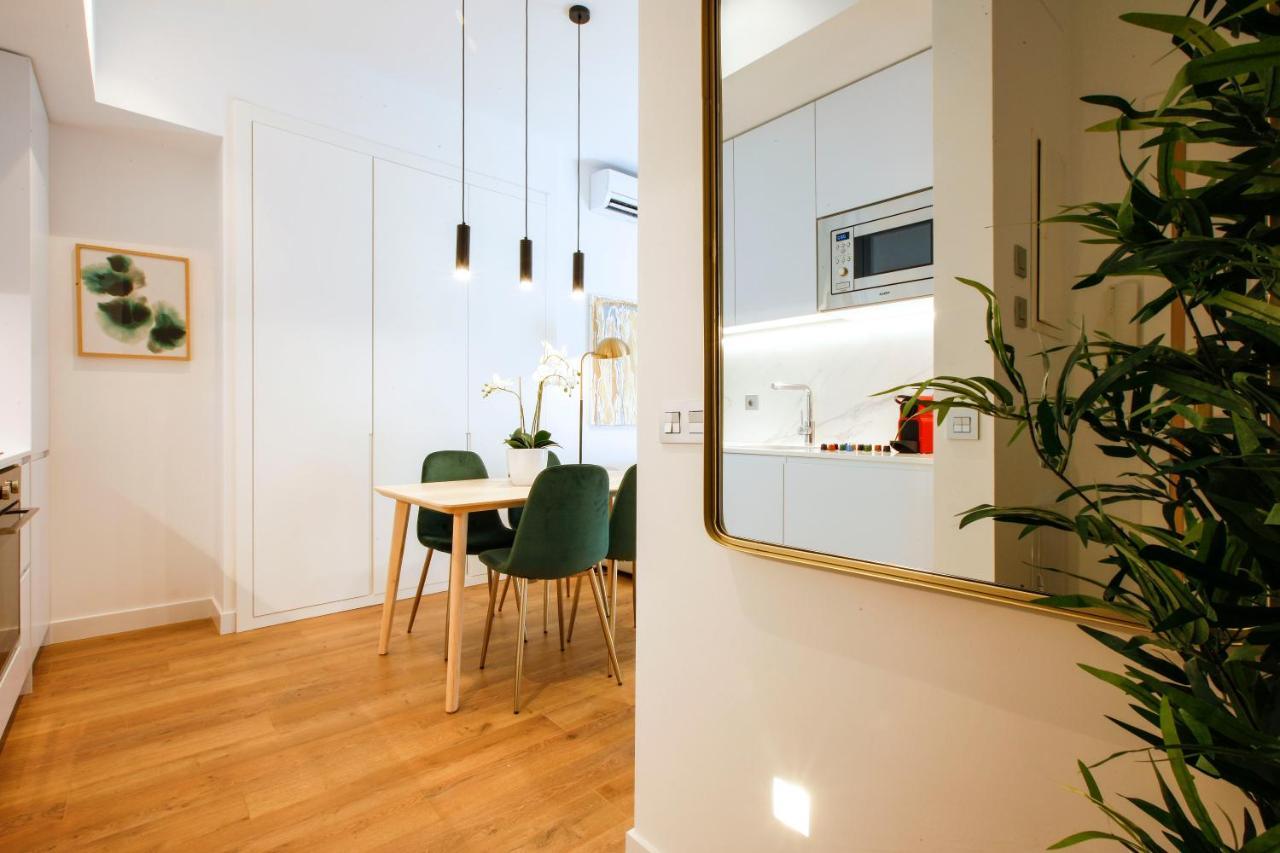 Tirso Suite Мадрид Екстериор снимка