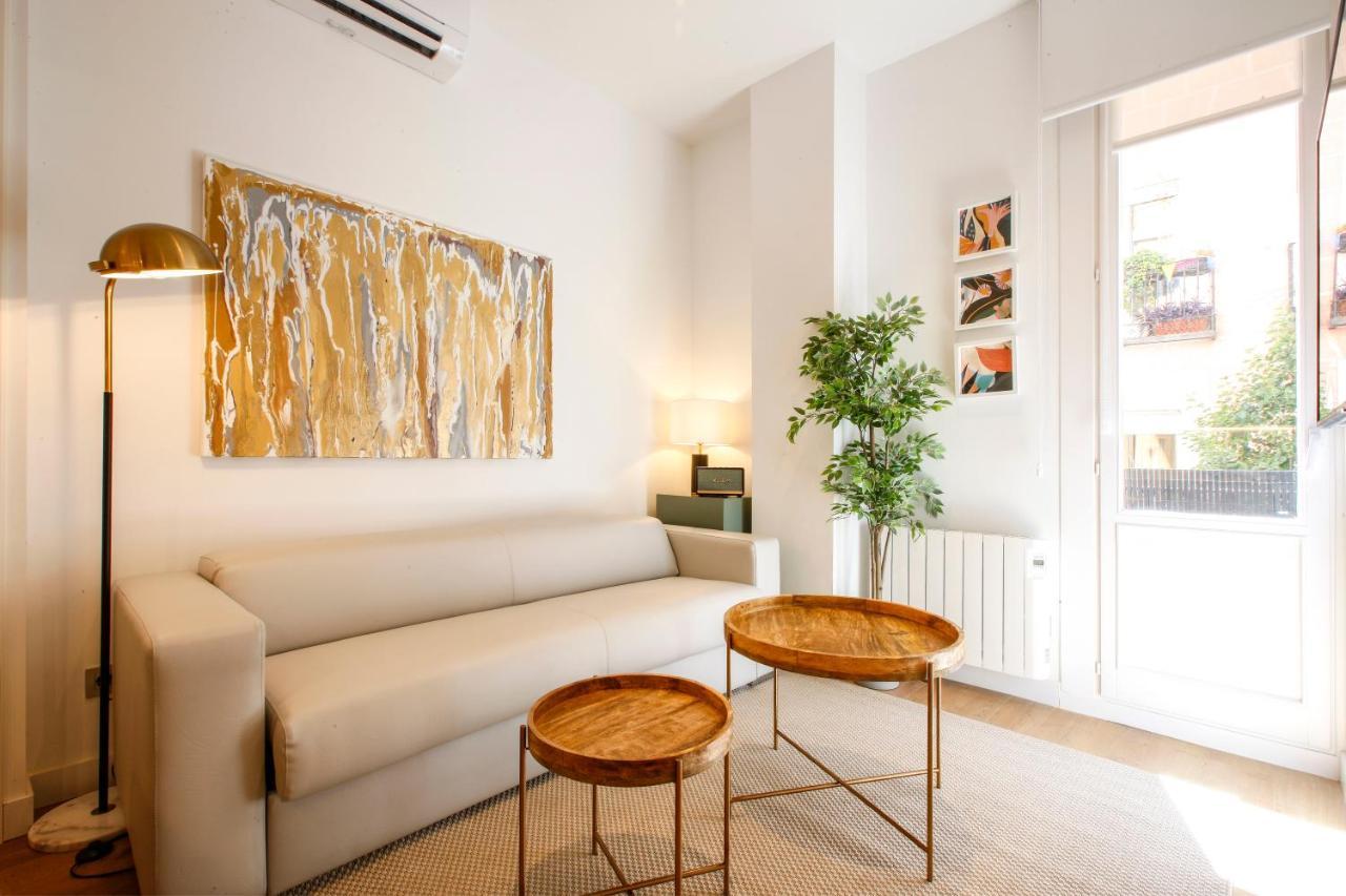 Tirso Suite Мадрид Екстериор снимка