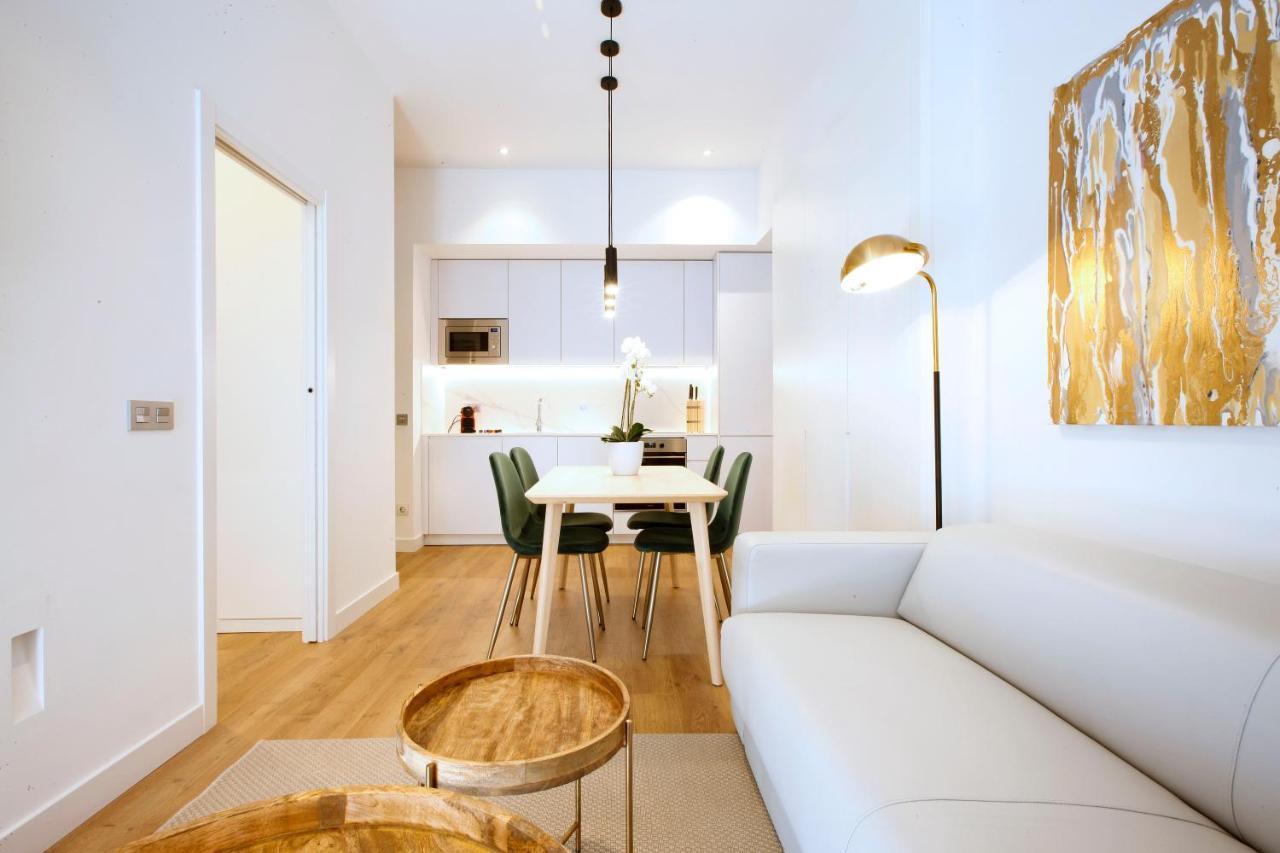 Tirso Suite Мадрид Екстериор снимка