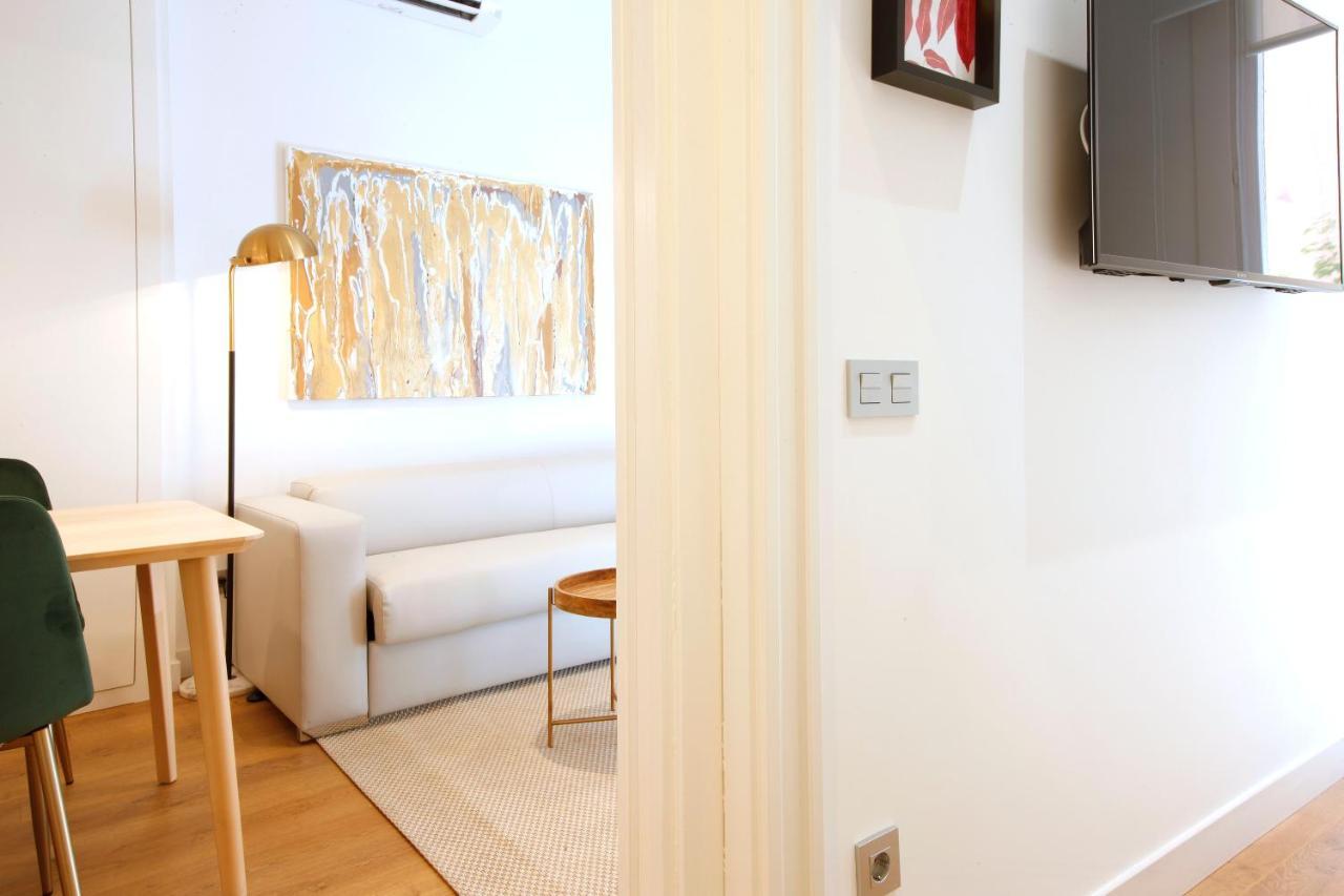 Tirso Suite Мадрид Екстериор снимка